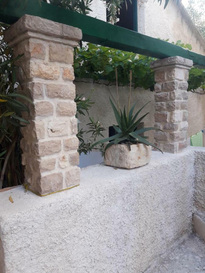 Apartments Radic Bol Exterior photo